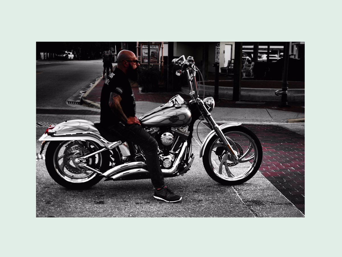 JCollectiveM's tweet photo. “Sittin’ on Chrome”. Harley Davidson..It’s just built different.
#HarleyDavidson #continuetheride #bikelife #biker #streetphotography #photography #photographylovers #Jcollectivemedia #JustGoShoot #throughthelens #lifestyle #streetlife #citygrammers #lensculturestreets #bnw https://t.co/8HPNgfoh53