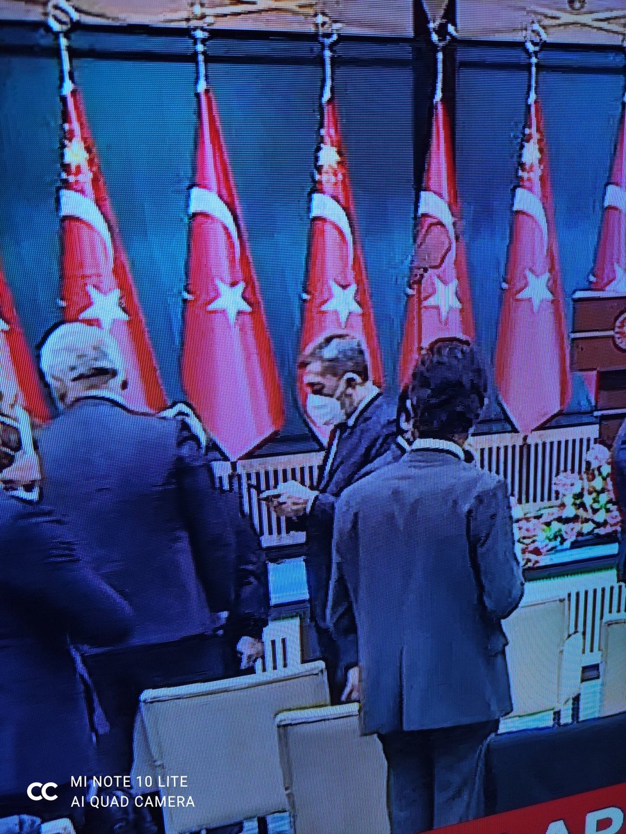ecuilebucu's tweet photo. Tweetleri mi okuyorsun cnmcnm 🤭🤭🤭🤭🤭 #NoticeTurkishStudents https://t.co/wB5cITjE0M