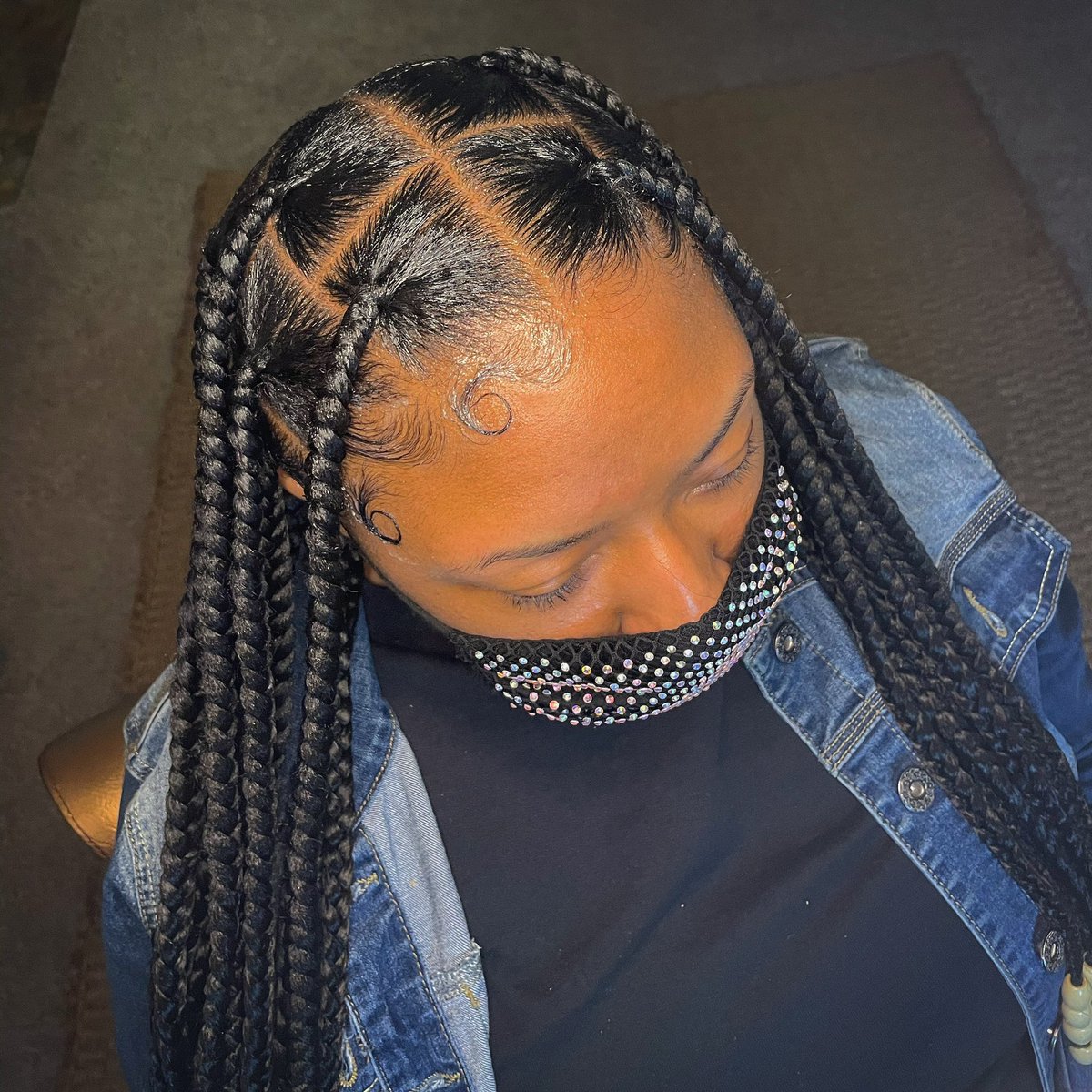 van_mcneill's tweet photo. Large knotless 

#wssu #braids #knotless #ncbraider #blackhair #ncat #uncg #wssa https://t.co/Zi6HDrudI6