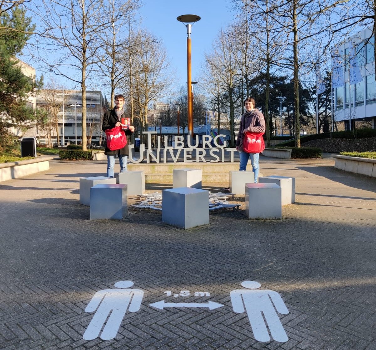 Vandaag in #Tilburg onze #Stanpagnetour afgetrapt waarmee we de komende weken naar studentensteden in het hele land gaan! #eerlijketoekomst #TK21