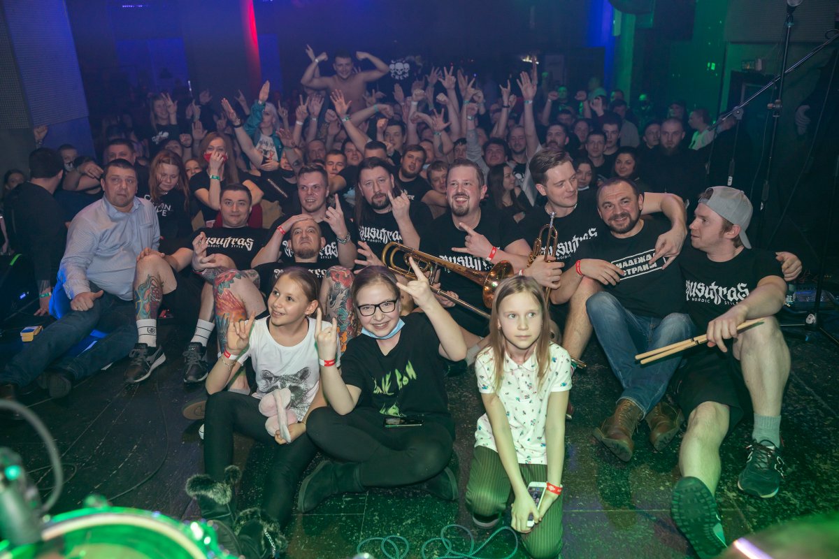 cwtofficial's tweet photo. Thank you, guys! It was fantastic!
Ska Spring 2. Moscow, club Pravda. February, 27.

#clockworktimes #cwt #cwtimes #music #ska #rock #punk #fans #football #hooligans #concert #social https://t.co/xslrPPYqnw