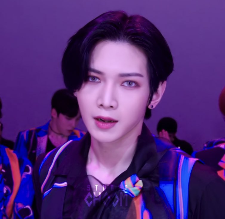 yeoserenity's tweet photo. yess visual king https://t.co/uv36ggff5s