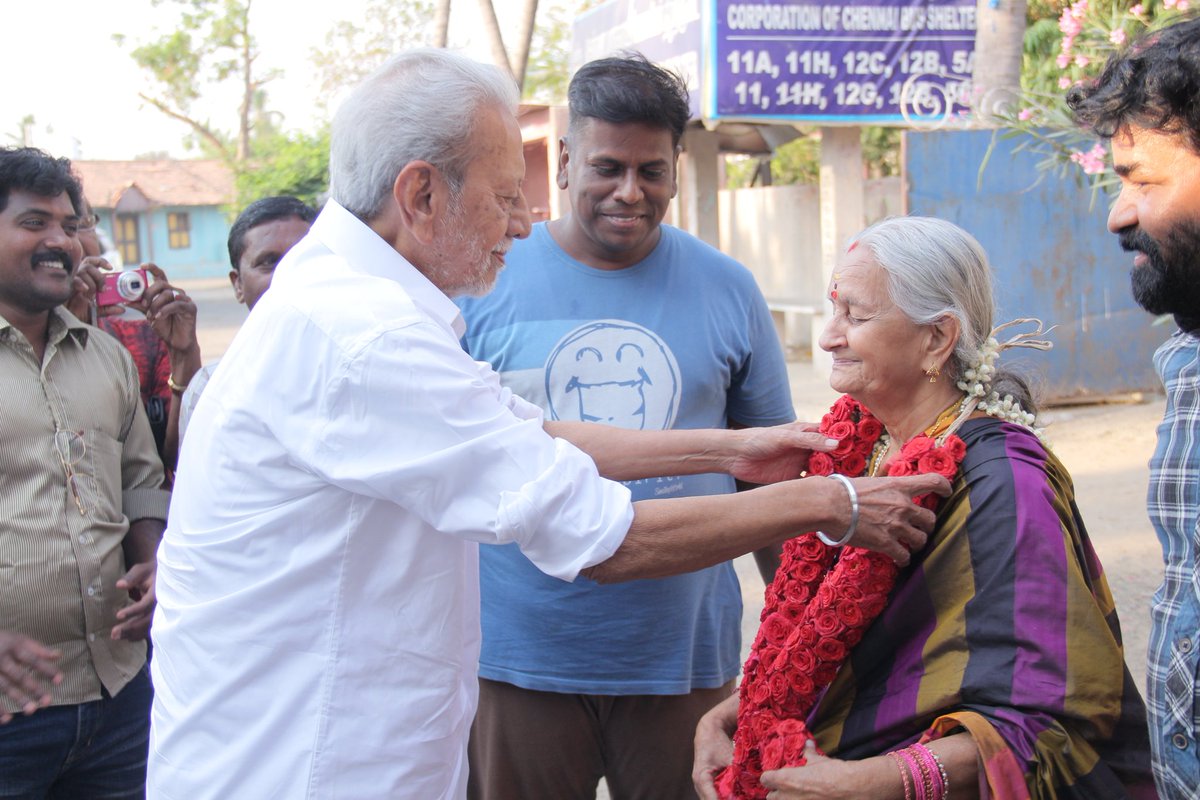 vijaysrig's tweet photo. 2019  #தாதா87 வெளியான நாள்
படத்தின் ஒரு காட்சியில்
#கமல்ஹாசன் அண்ணன் #சாருஹாசன் அவர்களுக்கும் #கீர்த்திசுரேஷ் பாட்டி சரோஜாவுக்கும் திருமண காட்சி
எடுத்தேன் படத்தில்  இடம் பெறவில்லை.. என் வாரலாற்றில் இடம் பிடித்துள்ளது மகிழ்ச்சி @onlygmedia @onlynikil https://t.co/OZA3jbtgAS