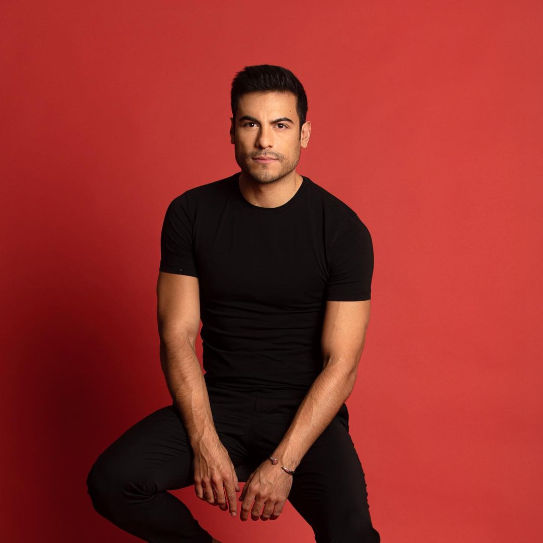 SonyMusicSpain's tweet image. ¿Sabes quién es el guapisimo cantante que cumple años hoy? 🔥🎵

¡Felicidades @_CarlosRivera!