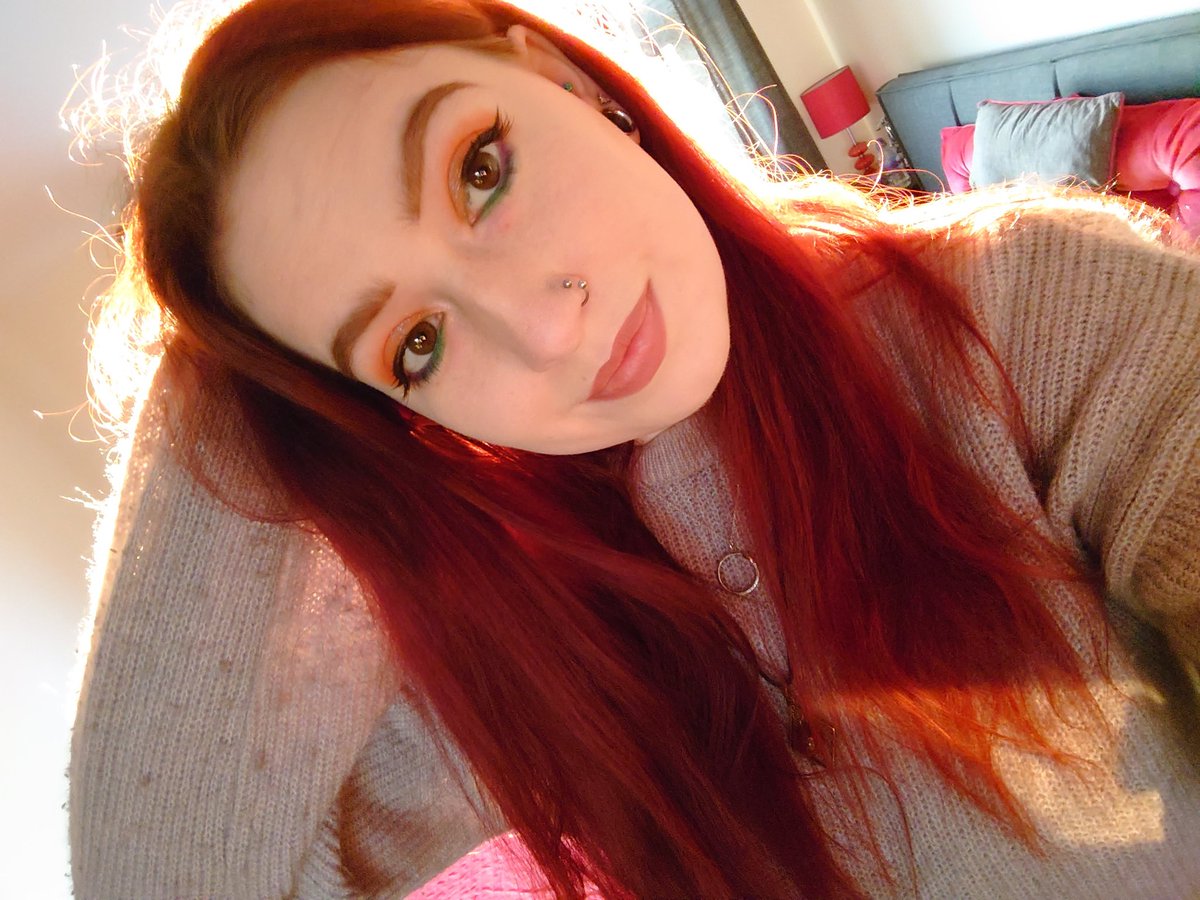 murder0fcrows's tweet image. embracing how cute I look today