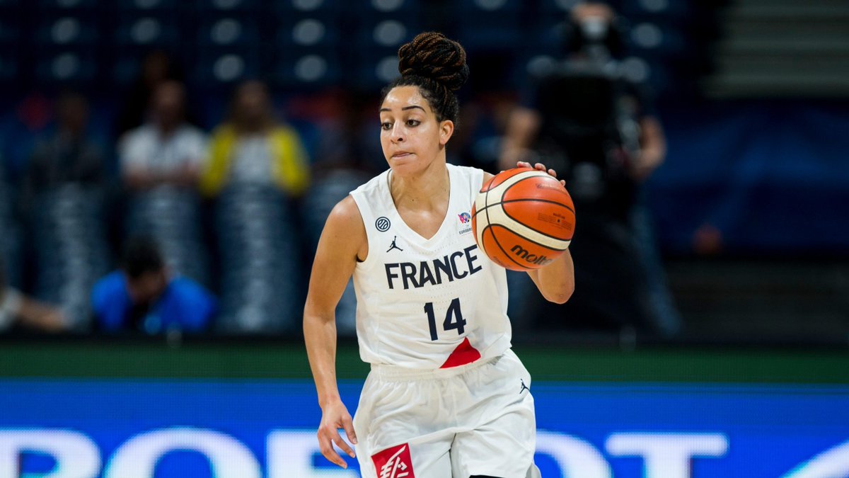 TheSportsShot's tweet photo. BRIA HARTLEY of the @PhoenixMercury joins @therealkatpitre &amp; @JohnnyRobIV on this week's episode of #InLeague to talk about injury rehab and being a single mother in professional sports

Apple Podcasts: https://t.co/bMvJr08eSQ
Spotify: https://t.co/CTboVsOfSC https://t.co/cswBbCMZ1y
