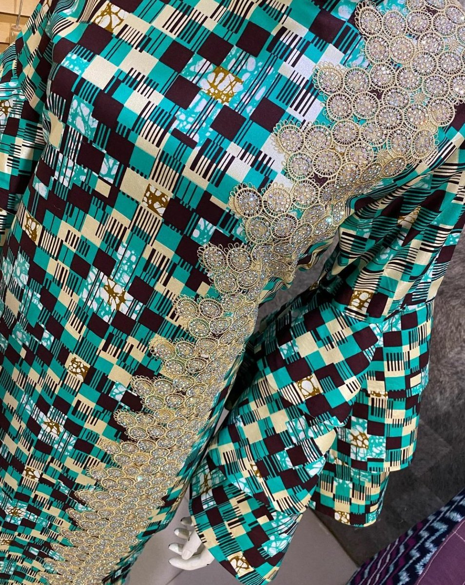 WaliskisT's tweet photo. Made to Measure. Arewa style. https://t.co/E6NuzjJrk8