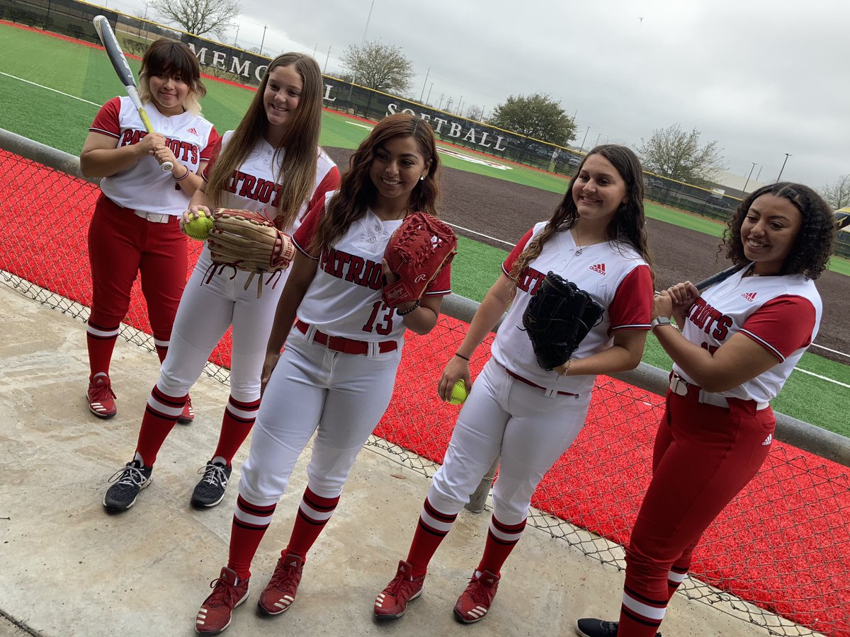 vypehouston's tweet photo. It’s ⚾️ &amp; 🥎 season!!! Check out the @BaseballGcm &amp; @softball_gcm teams as they are just starting their seasons!! 🔥 uniforms!! #vypecampus @GCCISD https://t.co/yCVFv7xxfl