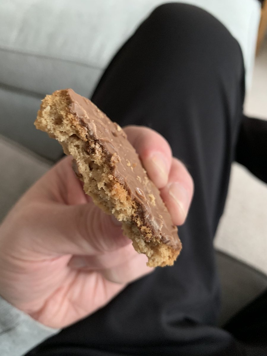 Paul_PMA's tweet photo. Thanks @SundayBrunchC4 I now have a new favourite biscuit @foxs_biscuits #KingOfTheTin https://t.co/CM9cEvwGb6