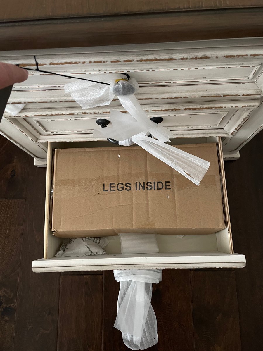 DeniseMarieKay's tweet photo. Hey @AshleyHomeStore  @AshleyHomeHelp  I paid for service!! https://t.co/7Qydp96n37