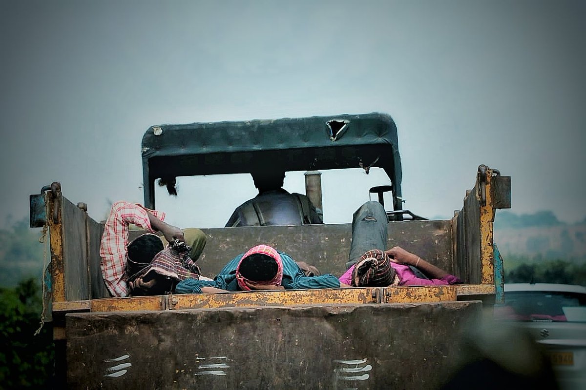 akhin_sreedhar's tweet photo. If you feel comfort fall asleep without any warning, anywhere, anytime. - Akhin
#sleep #comfort #tractor #Akhin #Spairo #Karnataka #Farmers #Akhinsreedhar https://t.co/v5HTxdpfmm