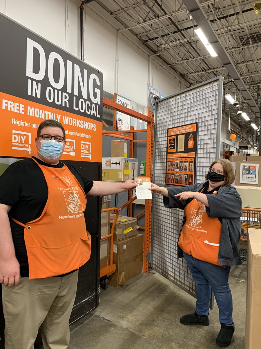 GraceKi23492858's tweet photo. Special Service Associate of the Month...Chris!  Keep up the great work!  @hmalak @JasonArigoni @Home6213 @kelly_presti @gerrymate1 @CecilR39390896 @HBullard13 @AcevedoRosemary https://t.co/J41f8xItBU