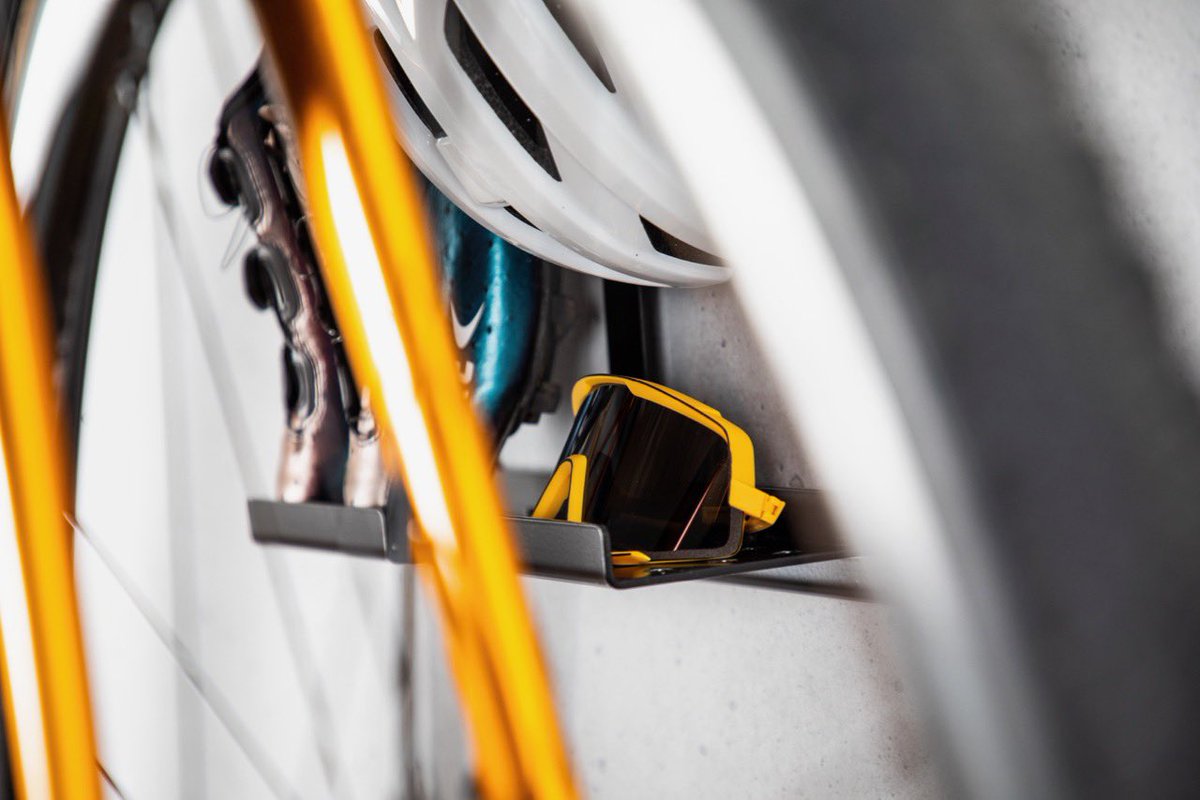 Artivelo_com's tweet photo. Your bike and all the cycling gear you hanging on the wall in one smart and convenient place. 
#wallart #bikeonthewall #bikeporn #baaw #ride100percent #abuscycling #derosabikes #derosabicycle #aeroad #italianbikes #bikerack #bikestand #cycling #cycle #rideyourbike #roadcycling https://t.co/Uhke7HL7bs