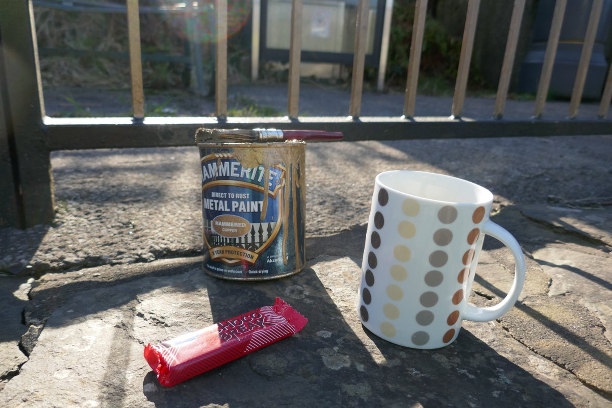 TheLengthsman's tweet photo. Big thanks to the Landlord of the Red Lion at #LowickBridge for the brew and choccy biccy π
He normally brings me a pint ! https://t.co/wrXmTnV1d4