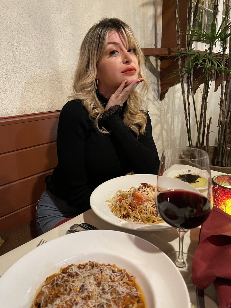 Christopher Owens tweet media