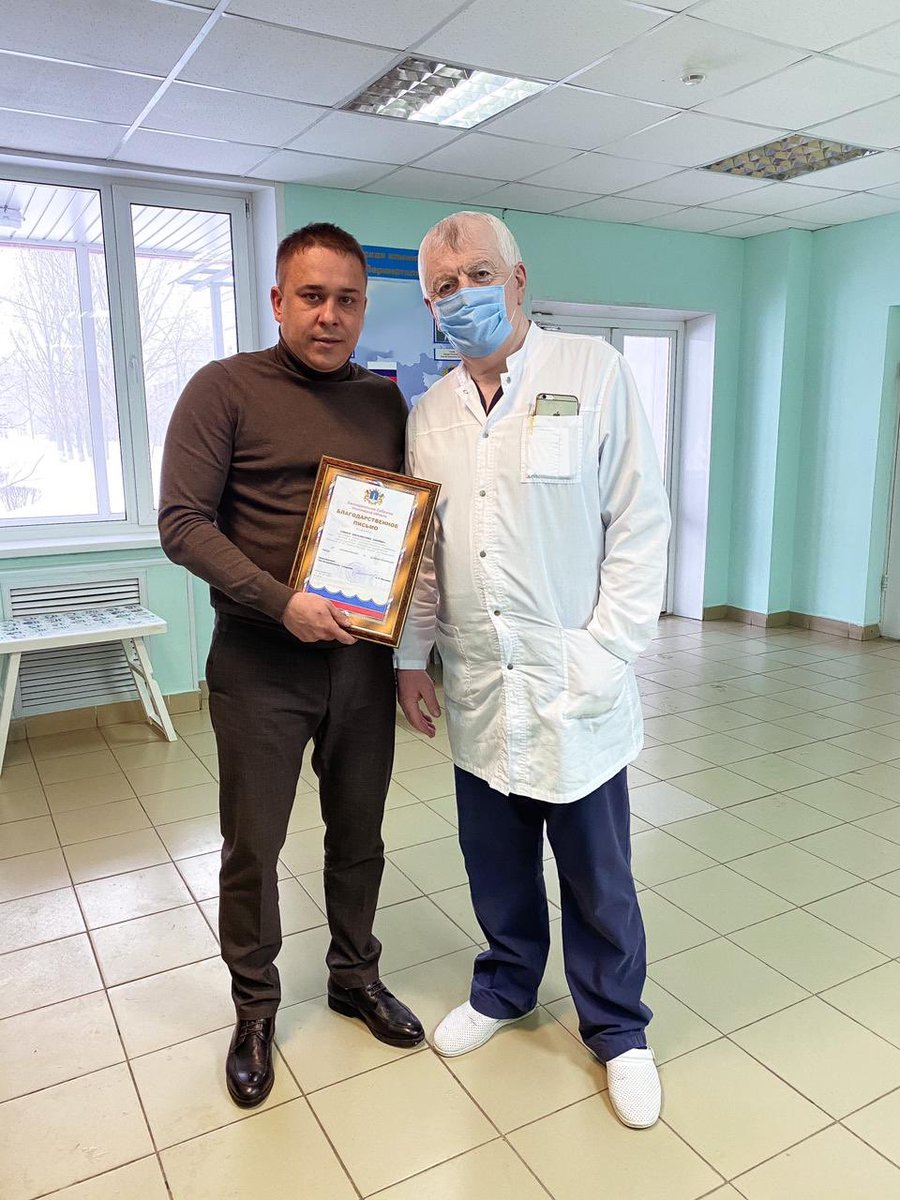В честь 23 февраля вручил Благодарственное письмо ЗакСобрания Ульян. обл. детскому врачу-хирургу, врачу-урологу ГУЗ «Городская клиническая больница N1» Османову Омару Набиевичу #ульяновск #кпрф #законодательноесобрание #здравоохранение #доктор #здоровье #uln #ulsk #73 #османов