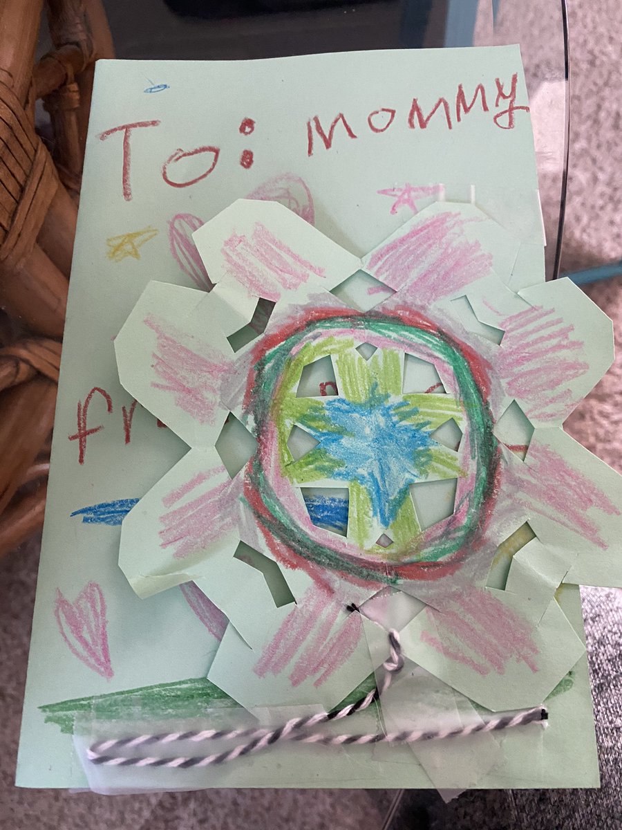 SharonChenTV's tweet photo. #MondayMoments I love #MyBug she just makes each day brighter with the cute little notes and art she leaves me! ❤️❤️❤️
#FutureArtist #MySweetGirl #LoveMyBug #ArtistBug #LoveHerToNoEnd https://t.co/ZYuqTmHOAx