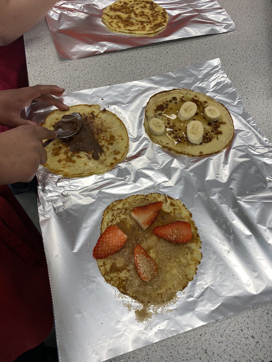 GAclassof_2025's tweet photo. Today’s yr7 who have been onsite throughout lockdown cooked and flipped their own pancakes as a reward! They have all worked so hard 👏🏼👏🏼#LockInRewards @GloucsAcademy https://t.co/i9p5TyEokj