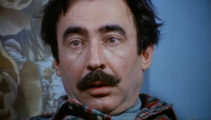 Kırmızı renkli bir ilden saat 13:30 da yola çıkan bir kişi aralarında 2 Turuncu 3 sarı ve bir kıpkırmızı il bulunan mavi ile giderken kaç farklı yasaktan yırtmış olur ?

#RTEyasaklarıkaldır
Okul
Cafe
Cumhurbaşkanı Erdoğan
Cumartesi