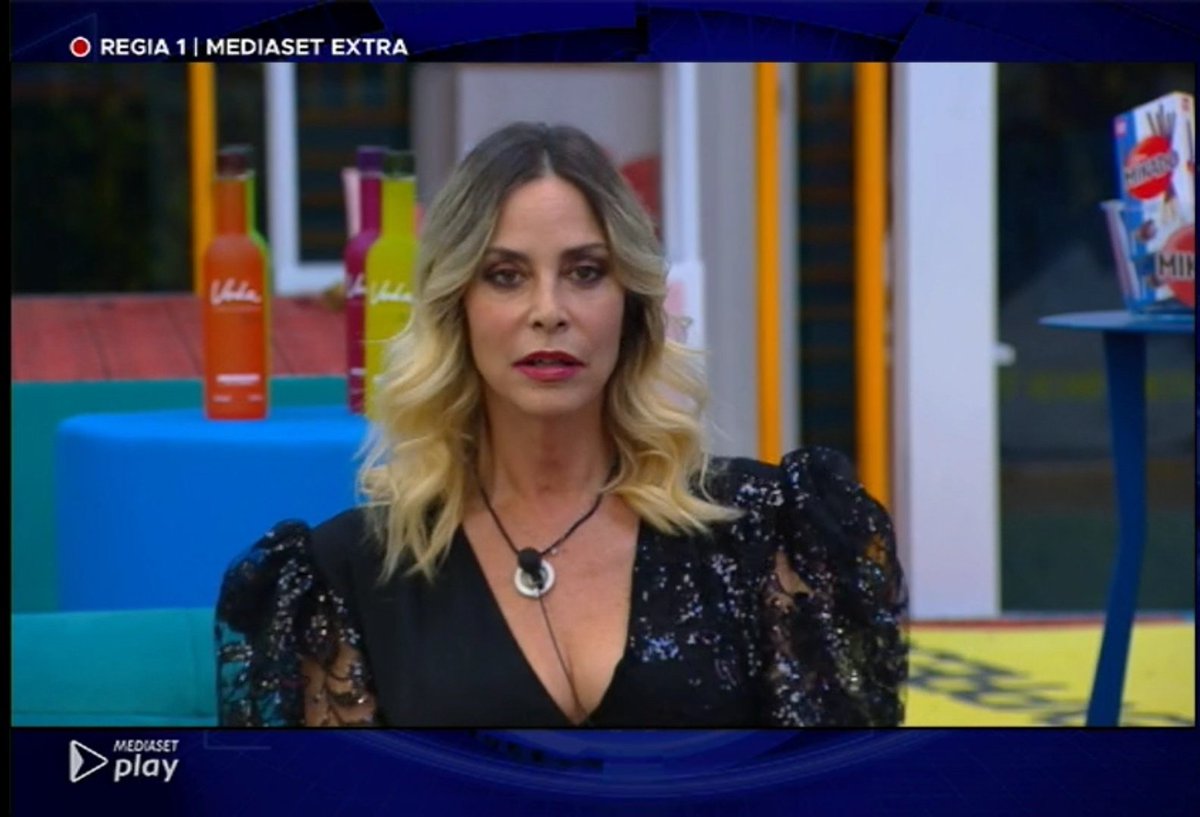 Ina93575908's tweet photo. Sei bellissimaaaaa sei la nostra QUEEN 👑 #tzvip #sovip #zorzando #viperelle #zorzelli #oppiners #gregorelli #zorpini #zorpini #zorzetta #zormello #zengavó @stefyorlando @SimoGianlorenzi https://t.co/xBWgxqez6o