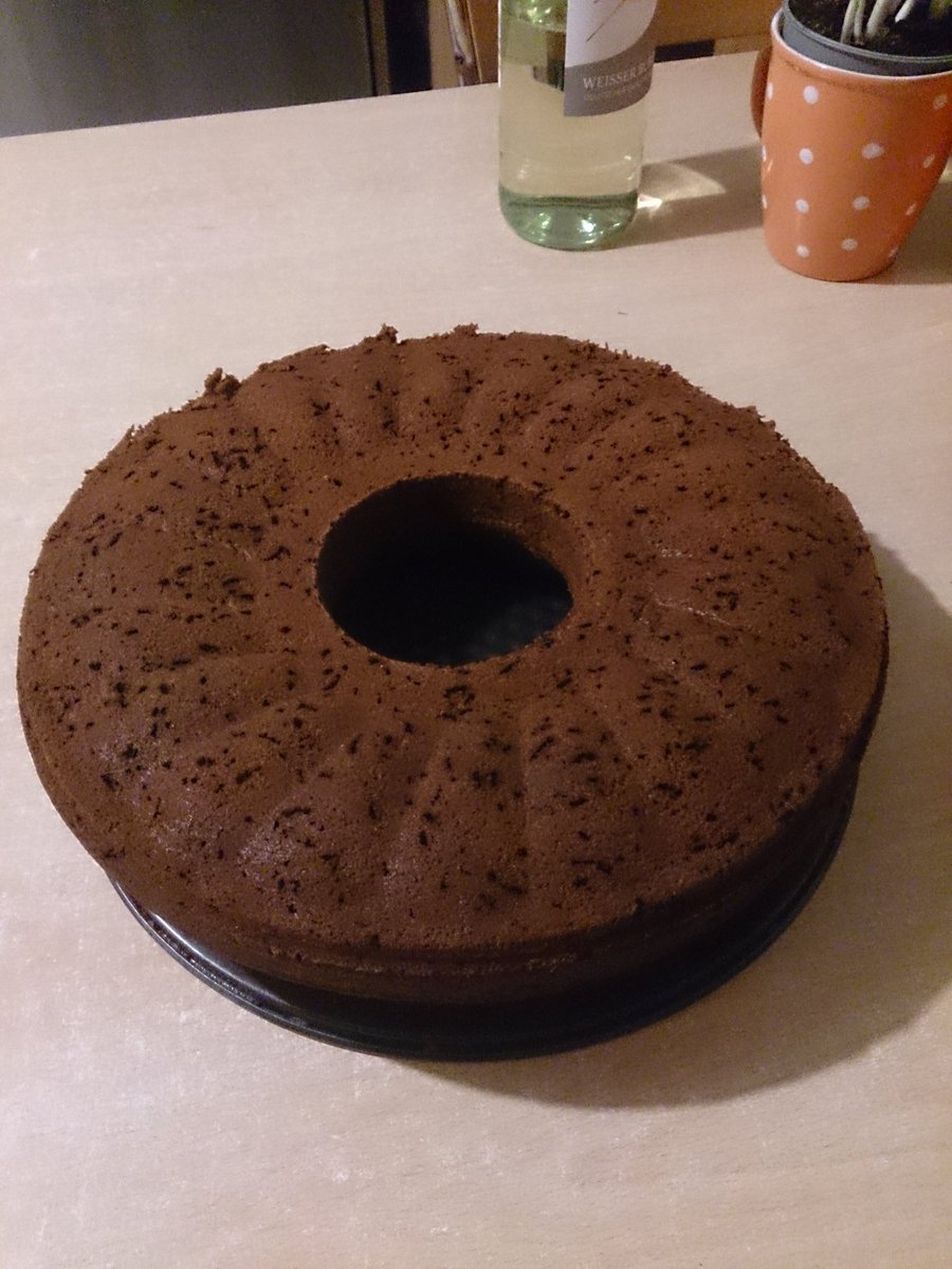 herrengedekk's tweet photo. Herrengedeck backt. #Herrengebäck #Rotweinkuchen https://t.co/URJqKFMdzw