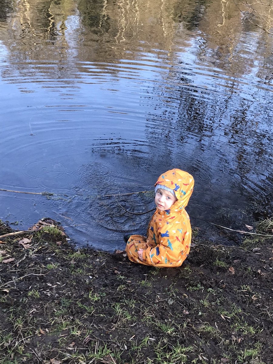 rachaelash12's tweet photo. Lovely walk at Fonthill Lake❤️ #myboys #toddlerlife #sdhactive #lake #sunshine #springhassprung https://t.co/8phovkwmhI