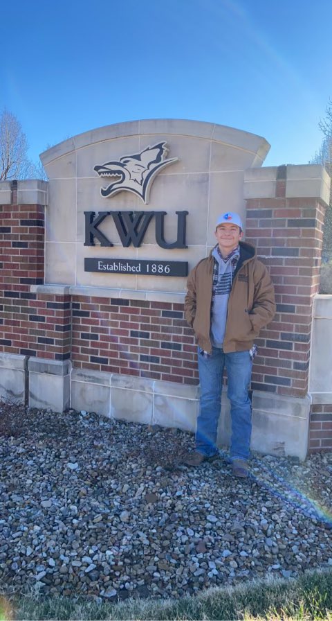 TylerTarvin3's tweet photo. I’m excited to announce that I have committed and signed to play golf at Kansas Wesleyan University! I want to thank my friends, family and coach’s for all of your support throughout the years! #futureyote#grateful#goyotes https://t.co/q0oRRzGUhh