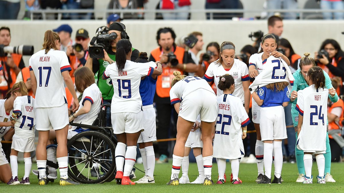 USWNT's tweet photo. Paving the way and continuing to redefine possible #WomensHistoryMonth https://t.co/XY5MFPMoOA