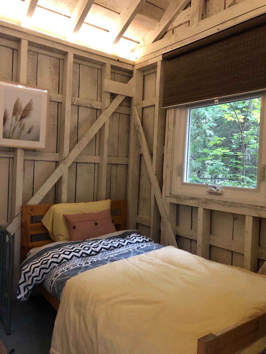 HaliCustomHomes's tweet photo. One of our favourite parts of Scott McGillivray's Vacation House Rules project with this bunkie.  Sleeps two and is all powered by solar for all those summer storms! #MyCustomBuild #MyHaliburtonHighlands #Bunkie #Solar https://t.co/f9GSM0oBNH