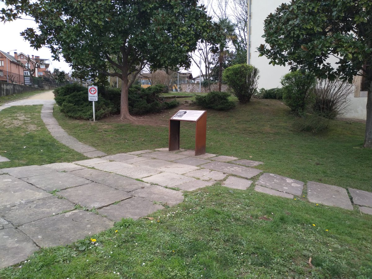 puntodis_'s tweet photo. Durango apuesta por la #accesibilidad para ofrecer información turística e histórica. A los paneles con relieve y #braille se suma #MapsVoice🌍🔊 sobre el Bombardeo de 1937, con acceso a la info de manera escrita y 'hablada' en varios idiomas.
➡ https://t.co/qy2KYlQssh https://t.co/ZkZwRt6pGd