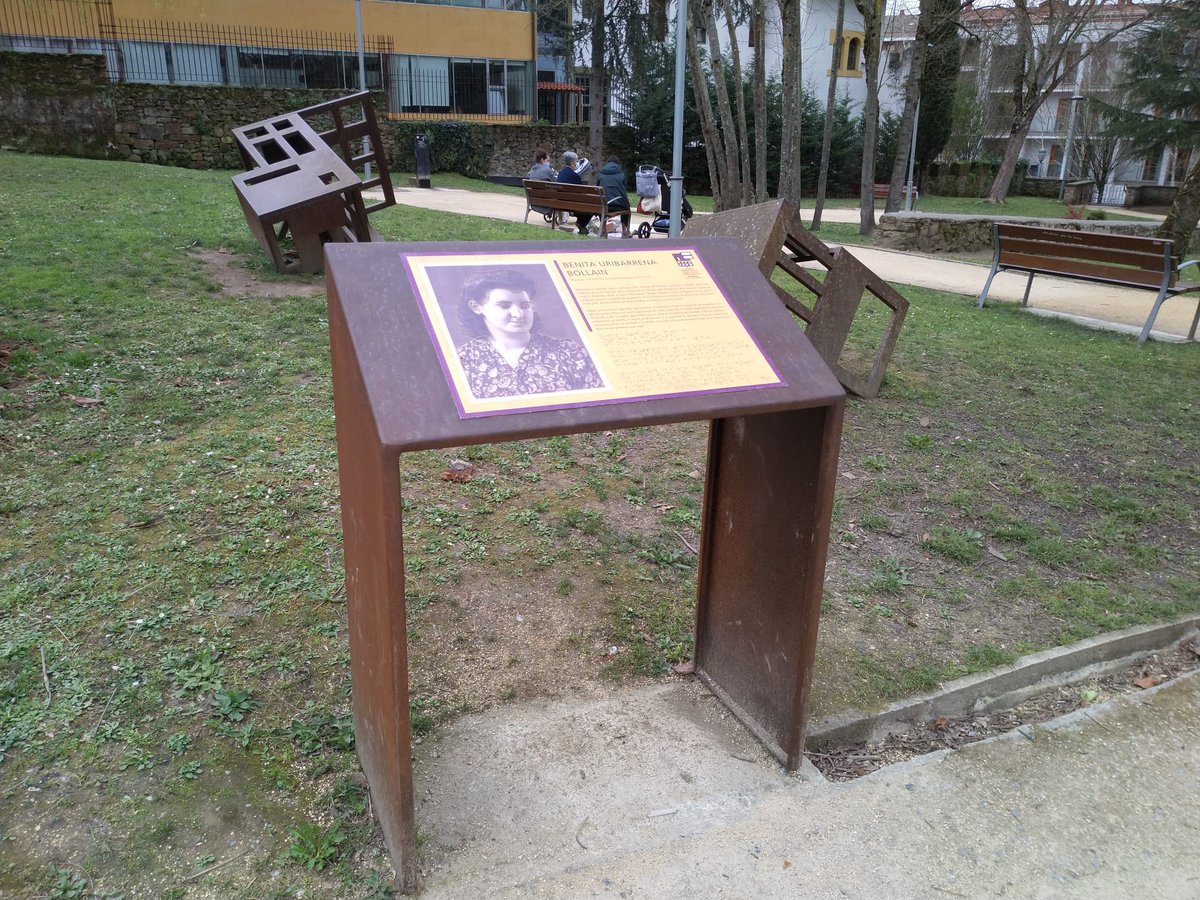 puntodis_'s tweet photo. Durango apuesta por la #accesibilidad para ofrecer información turística e histórica. A los paneles con relieve y #braille se suma #MapsVoice🌍🔊 sobre el Bombardeo de 1937, con acceso a la info de manera escrita y 'hablada' en varios idiomas.
➡ https://t.co/qy2KYlQssh https://t.co/ZkZwRt6pGd