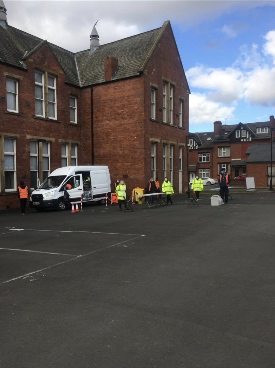 Do you work or live in LS8? If you’re in the area, please consider getting tested at @ShineLeeds. It is the final day of additional testing tomorrow. 

Help with local research on the spread of Covid-19 variants.

#COVID19 #Harehills
