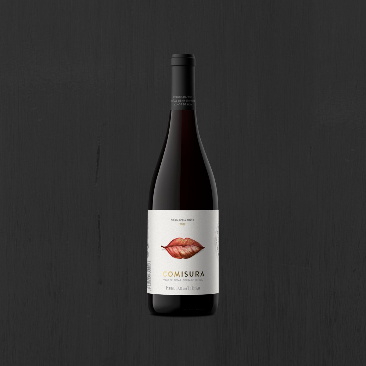 ¡¡Tenemos nuevo vino!! Se llama COMISURA TINTO; un tinto joven 100% garnacha y bajo la DOP <a href="/VinosdeCebreros/">D.O.P. Cebreros</a>. Tan solo 3157 botellas, ¿te apetece? ➡️bit.ly/3bOcOEA
