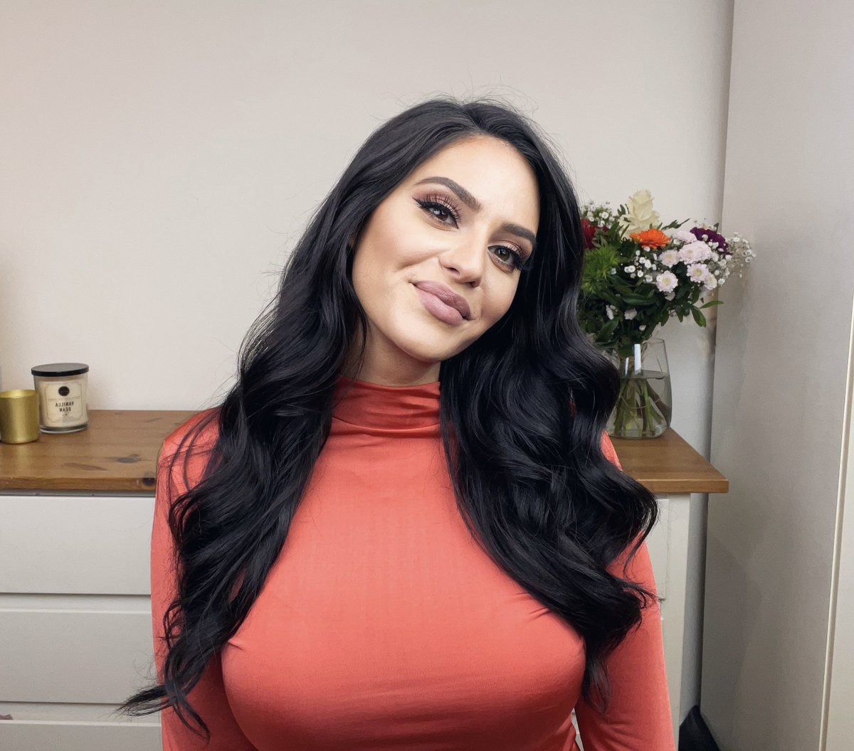 yasmine_hahn's tweet image. 10 minutes wavy hair tutorial is live on YouTube NOW 🎥
Head over to YouTube, subscribe, like and enjoooy ❤️ 
#wavyhairstyle #wavyhairtutorial #gisou #babyliss #10minhair 

youtu.be/EIUaZ1jFzvM