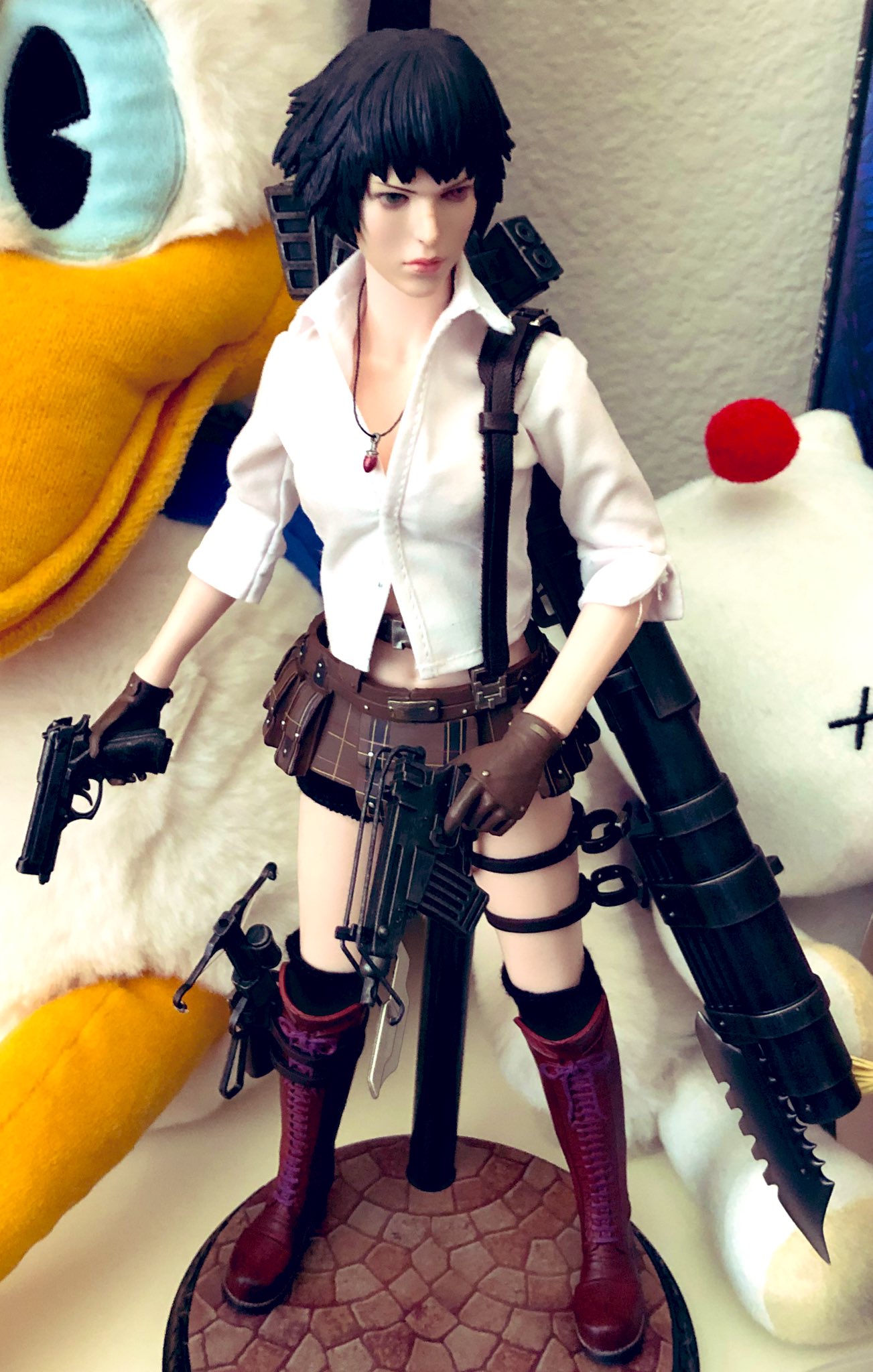 Suzi Hunter on X: Before I interviewed Itsuno, I asked him about the only  available DMC Lady figure. He said he oversaw the development of it and was  very excited to finally