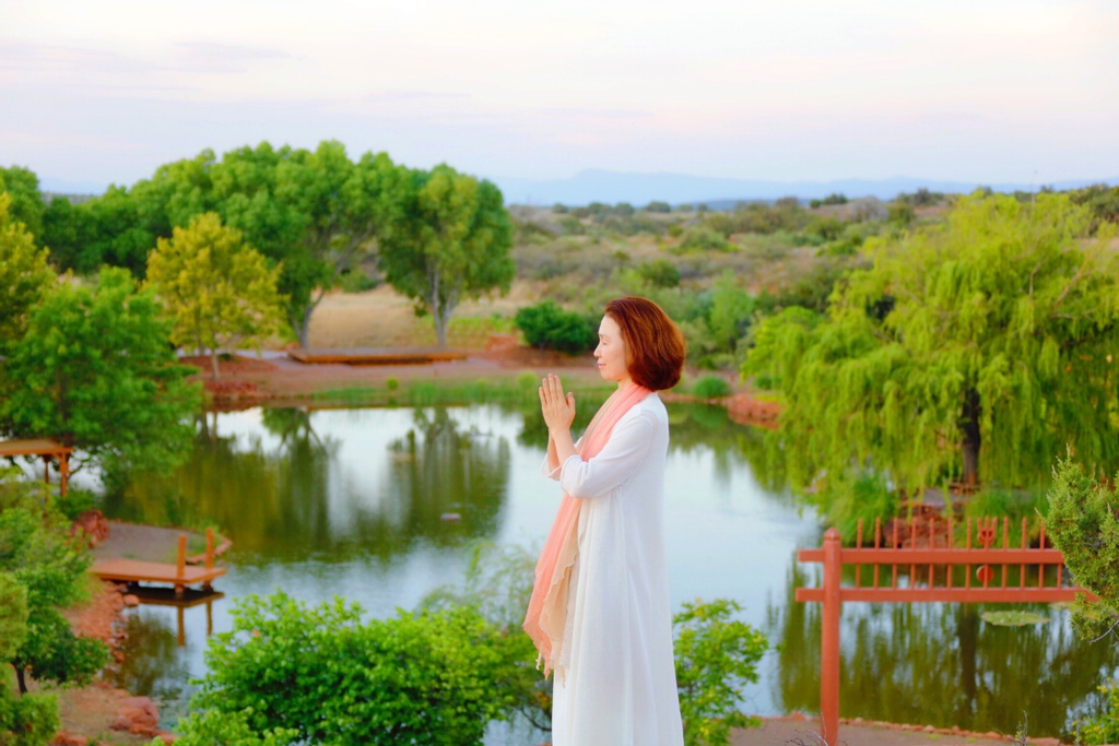 ilchibuko's tweet photo. 5 min quick meditation: Happy March! I recommend starting new month with the right mindset, brining forth the divine consciousness that we all have within us. This mind wishes the well-being and happiness of others, and we can be grateful for Life.  
https://t.co/HqbPV1FoT5 https://t.co/cyAEWx4Axr