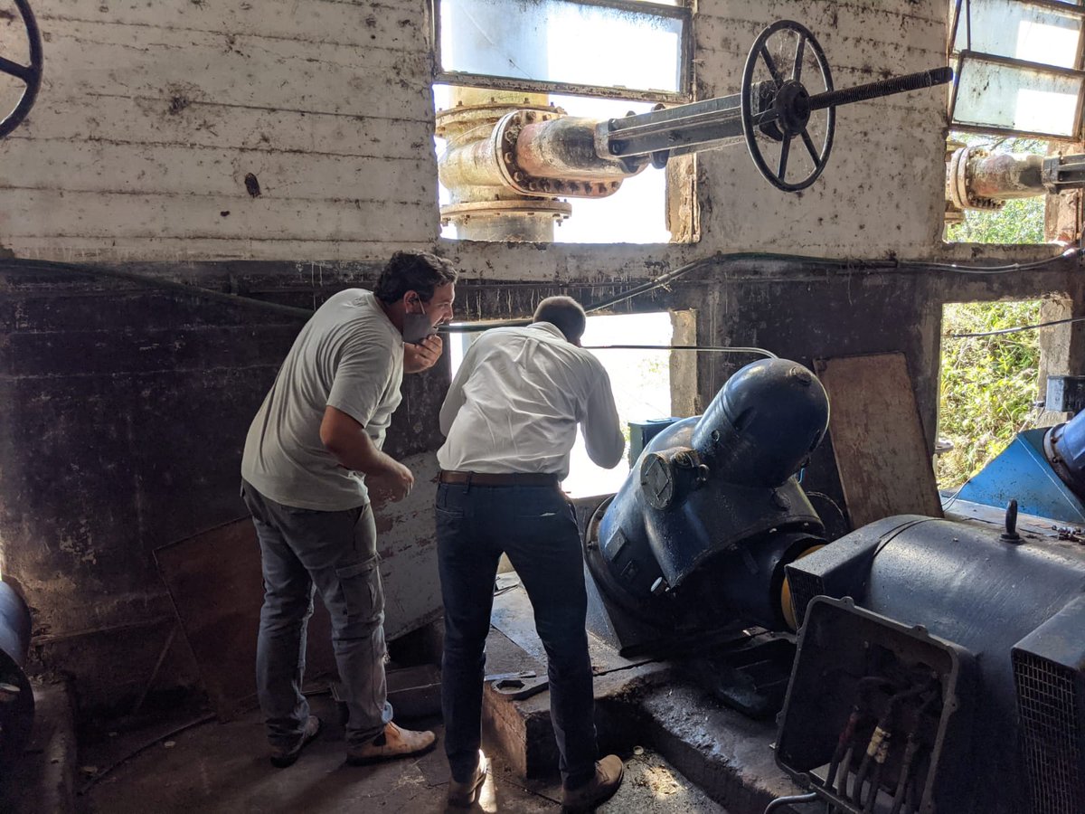 MGAPUruguay's tweet photo. Posteriormente el director de Desarrollo Rural @CarlosRydstrom se reunión con productores de La Sociedad de Fomento Rural de Colonia España #SOFORUCE

Se mantuvieron diálogos sobre proyecto para mejora en eficiencia de riego por superficie para la caña de azúcar en #BellaUnión. https://t.co/FrF4wjRq1f