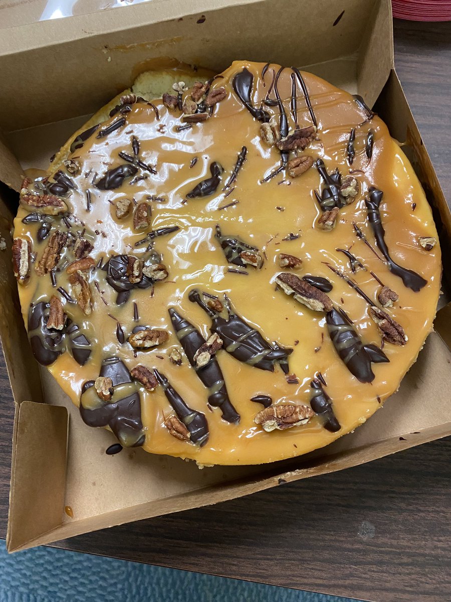 terrideboer's tweet photo. Fantastic cheesecake @CoachSayers Anna-Licious!!! #turtlecheesecake https://t.co/pNQ4ImXhWc