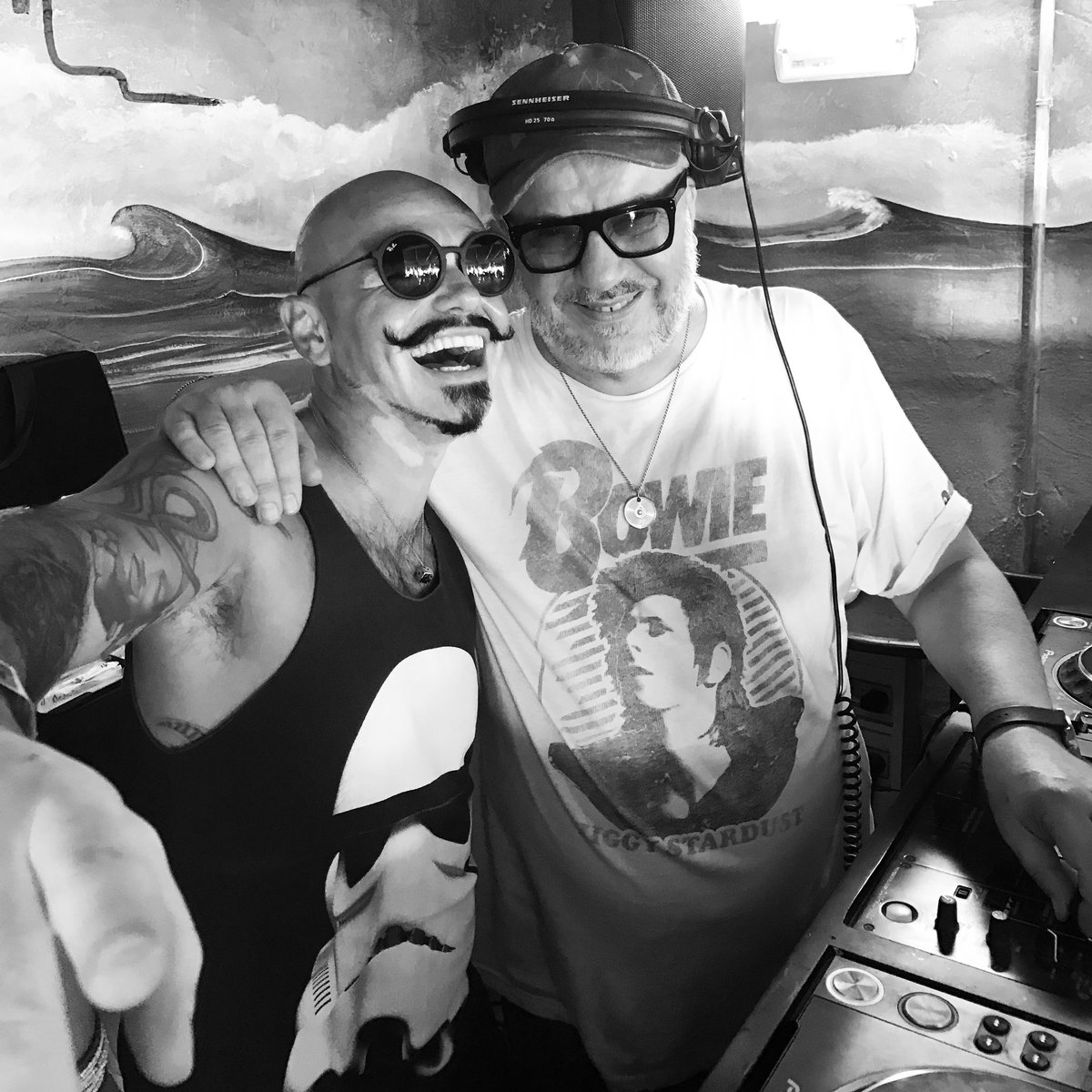 Christian_Vlad's tweet photo. Summer 2017
Voglia d’estate....
Voglia di Ibiza....
Voglia di normalità...
.
.
.
#satrinxa #satrinxaibiza #ibiza #ibizalovers #summer #djlife https://t.co/CTTwCFiQxt