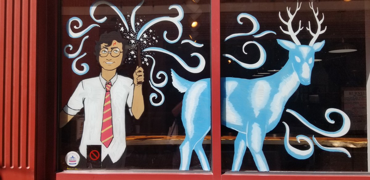 WizardlyKent's tweet photo. Gorgeously painted windows in Dragon Alley, Wizardly World of Kent 2019 #TBT #DragonAlley #rememberwhen #paintedwindows #KentOhio https://t.co/kdOTPg25uN