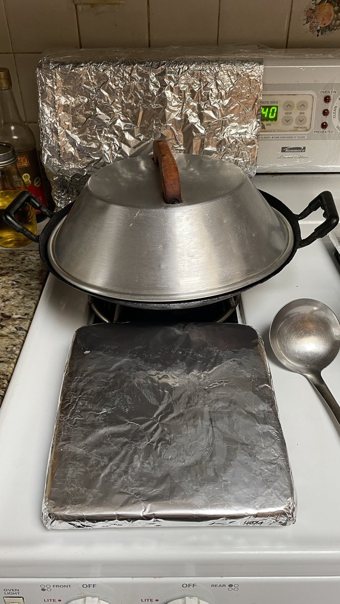 hellolisalin's tweet image. This is how my kitchen looked growing up.