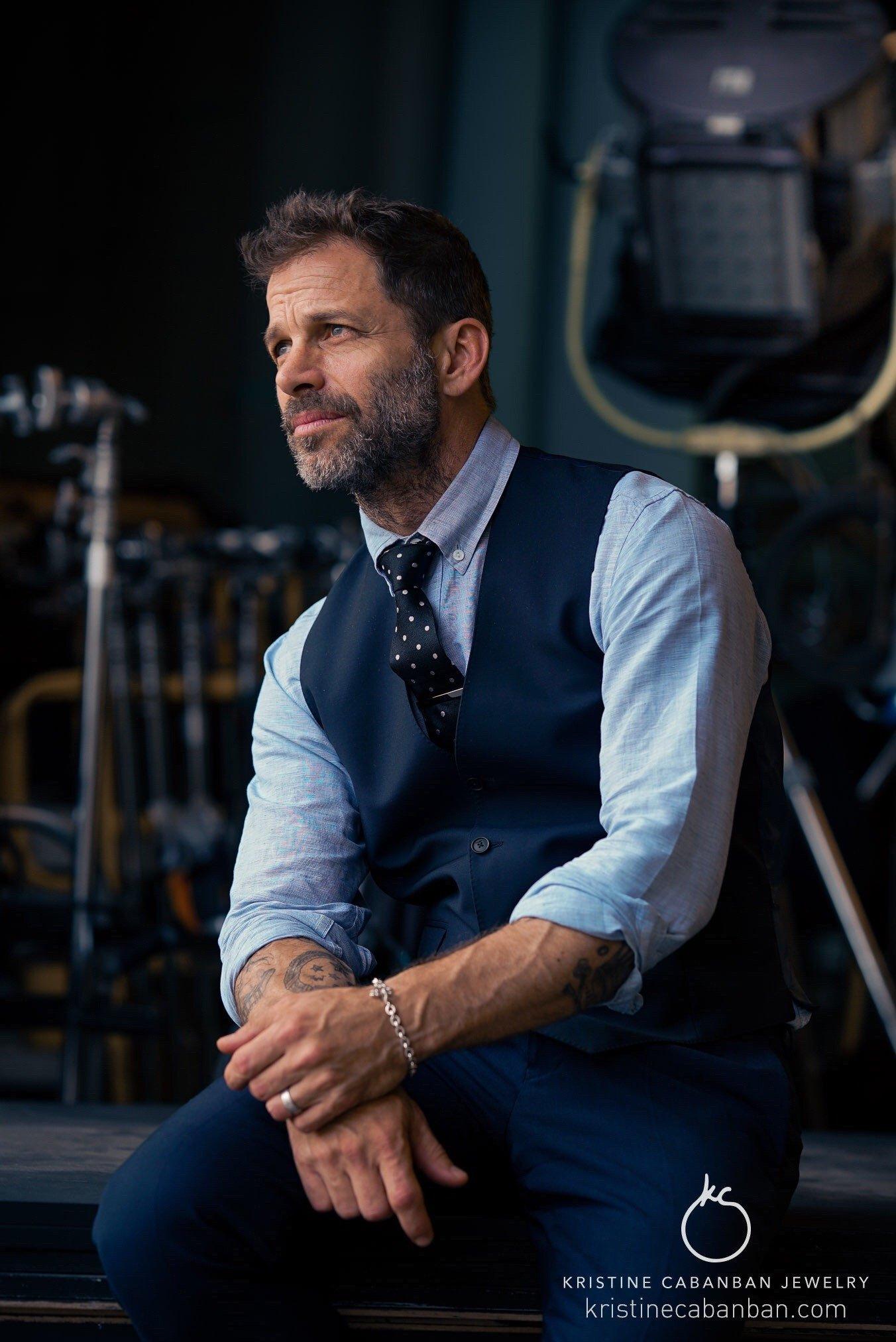 Happy birthday to Zack Snyder! Not only an amazing filmmaker but an amazing guy. Hope he\s having a wonderful day. 