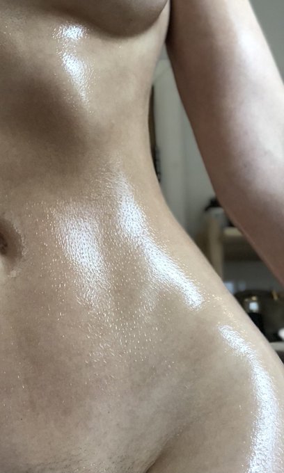 1 pic. Front or back??? https://t.co/TRI7bqCbIH