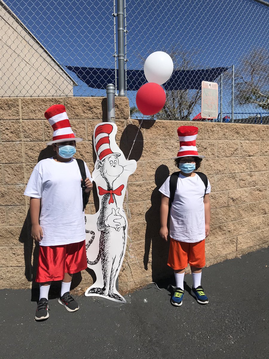 Dr. Seuss Week at Carlton Hills School!  Read read read!  ⁦<a href="/SSDKristin/">Kristin Baranski, Ed.D</a>⁩ ⁦<a href="/SSDCHILLS/">Carlton Hills School</a>⁩ ⁦<a href="/drsmpierce/">Dr. Stephanie Pierce</a>⁩