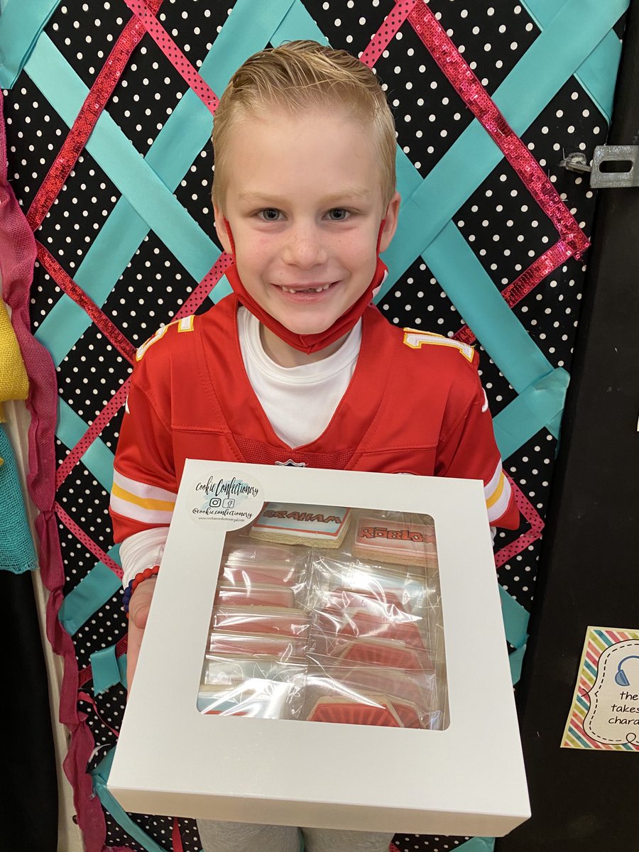 courtneyspecial's tweet image. Happy birthday to two of our sweet friends! 🎉💙🎈 #specialeclass