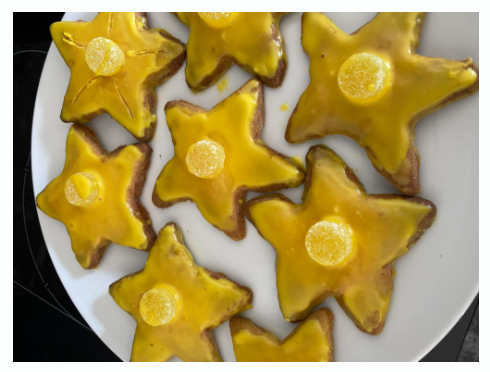 BPortPrimary's tweet photo. Saint David's Day celebrations continue at Morfilod glas, 2D artwork, cartoon character sketches and daffodil cookies!
#creative #March1st #nationalemblems https://t.co/WeLCGWxbc0