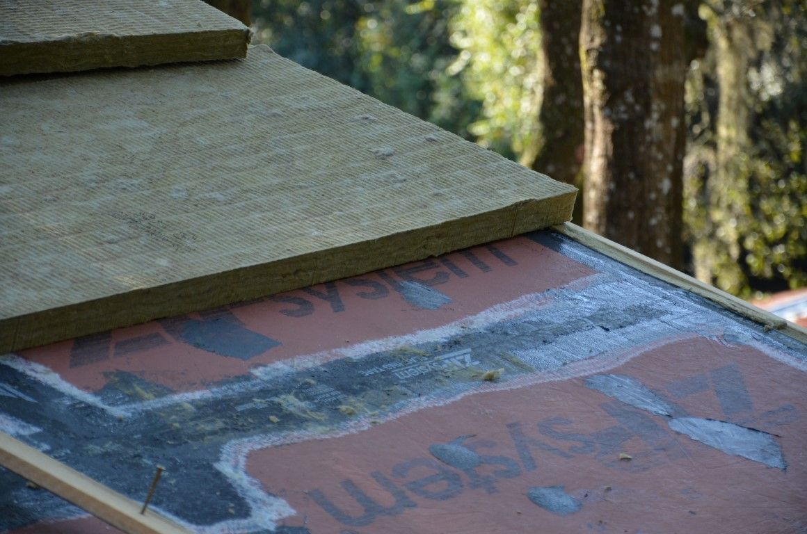 claumergiddens's tweet photo. Our high-performance tiny house in Florida is as #highperformance today as it was when we finished!
#tinyhouse #contemporary #architecture #designbuild #design #build #buildingscience #rockwool #stonewool #residential #lgsquared #huber #zipsystem 
@rockwoolna @HuberWood https://t.co/ABz2iAbh9u