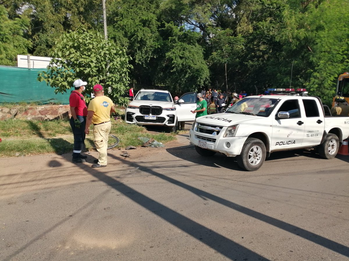 JoseAlberto780's tweet photo. [AHORA] 🔴

Percance vehicular, sobre la Avda. Perón y Chivato, involucra a un vehículo de marca Mercedes Benz y otro BMW. Afortunadamente, el accidente no tuvo ninguna derivación fatal.

@780AM 📻 https://t.co/W3jwIaf8vc