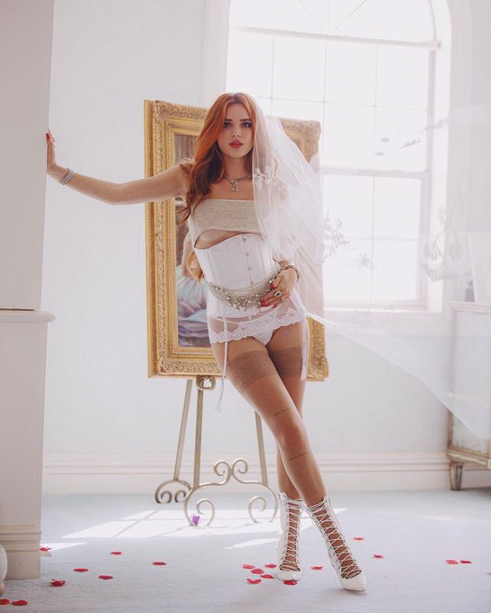 she shows up to steal ur girl at the alter. whats your next move?? https://t.co/XFwmfIteMZ