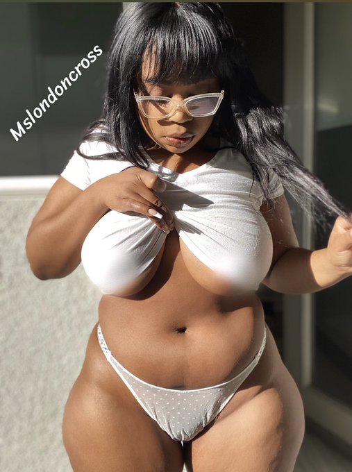 I know you see my baby abs . #goodmorning https://t.co/h3421mD654<a href="/tag/goodmorning"class="tags">#goodmorning</a>